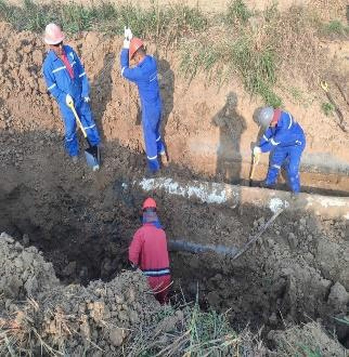 Corrección de fuga de gasoducto de 12", sector Barbacoa progresiva 000+075, área operacional Puerto La Cruz — registro fotográfico 1
