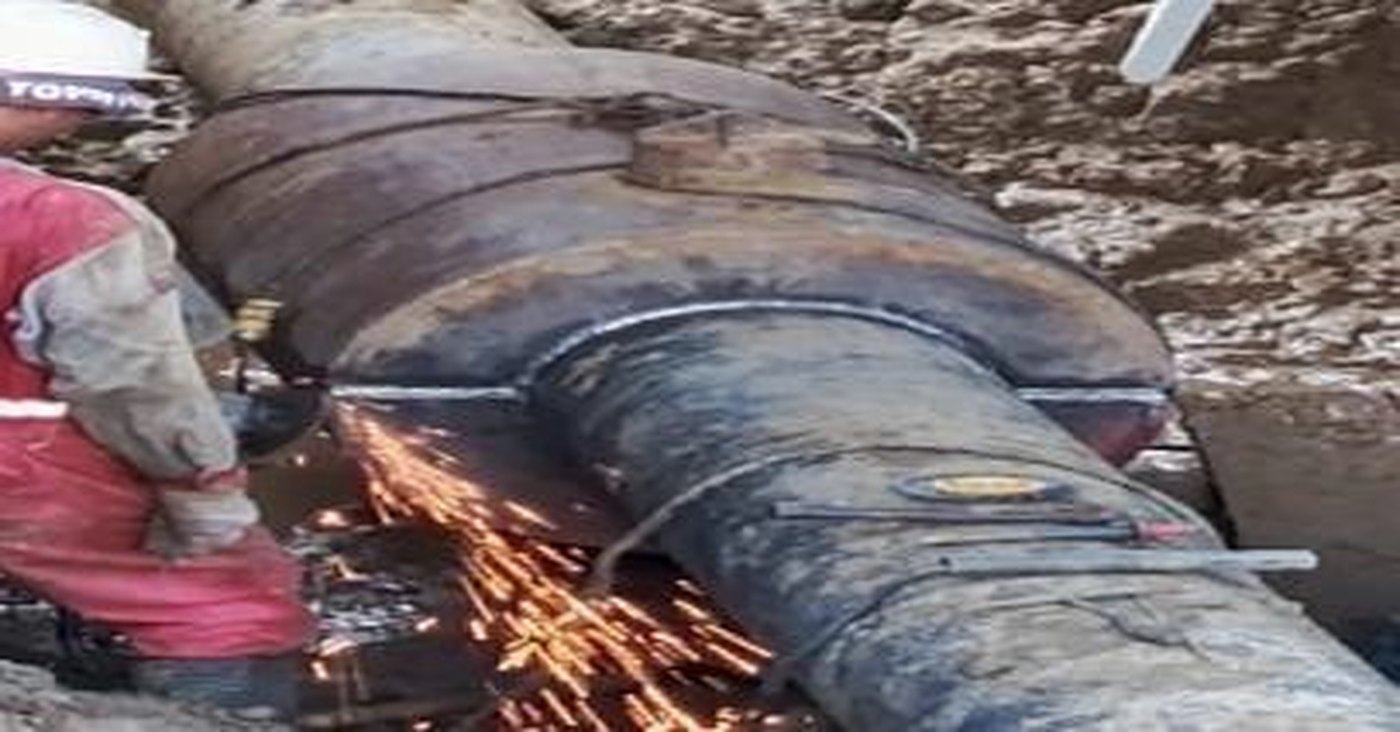 Trabajos de corte y soldadura sobre poliducto de LGN de 16 pulgadas