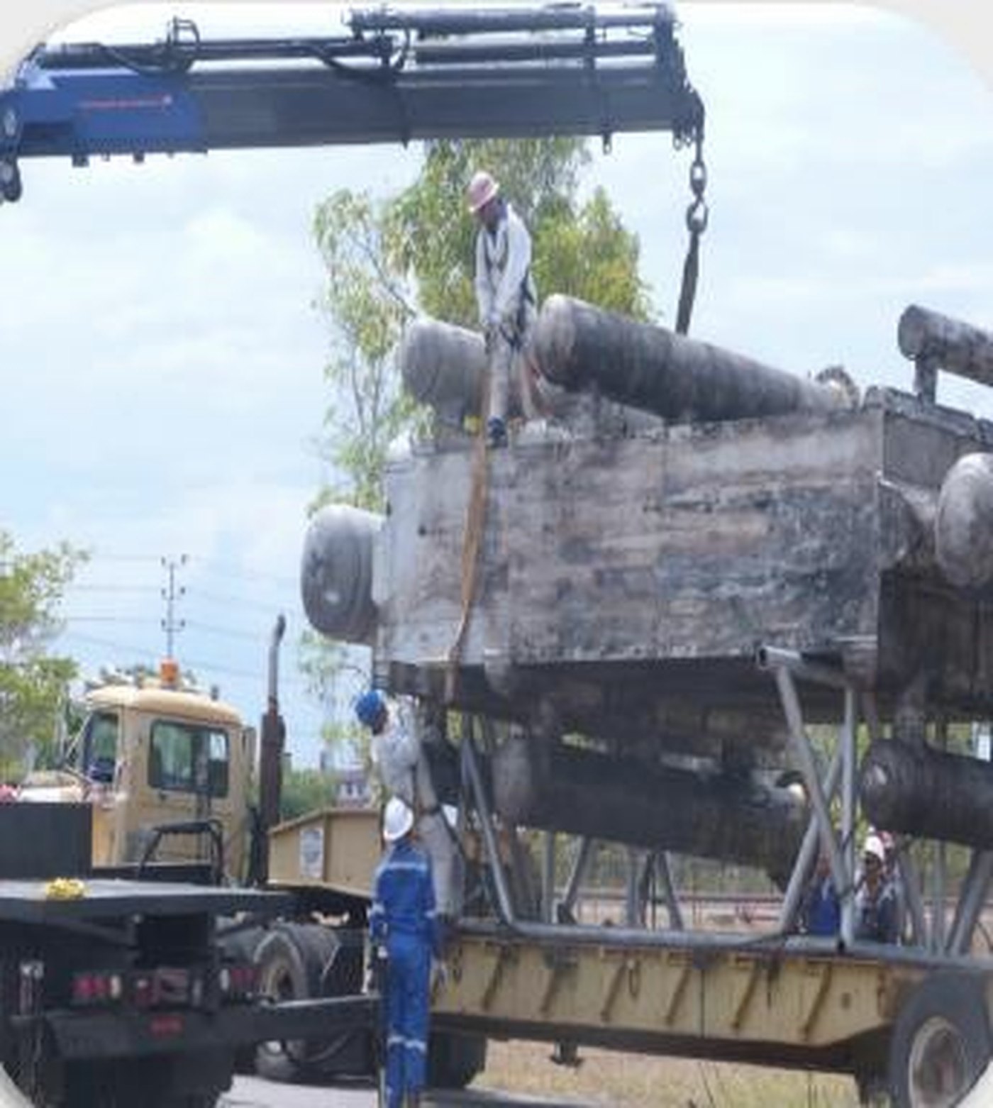 Mantenimiento del intercambiador criogénico de tope de la desetanizadora y rectificadora de la Planta de Extracción Jusepín — registro fotográfico 3